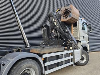 TGS 28.400 6x4-4 BL  / Z CRANE + 2 SIDE TIPPER